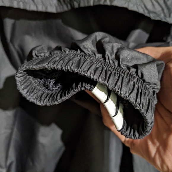 Vintage Adidas hooded black windbreaker, mesh lining, snap buttons. Mens Large. - Picture 10 of 13